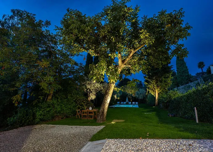 Βίλα Lilla - Luxury Pool And Wine With View Μπελάτζιο