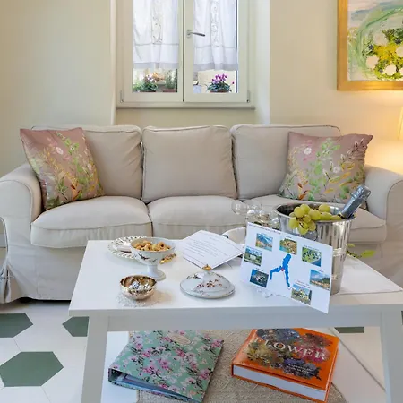 Lilla - Luxury Pool And Wine With View Villa